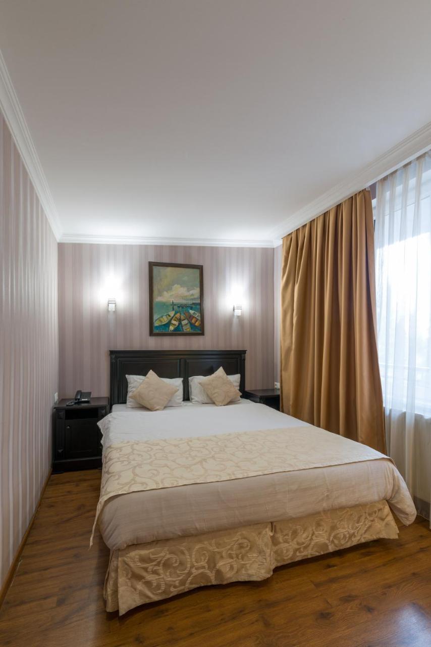 Garden View Hotell Tbilisi Exteriör bild